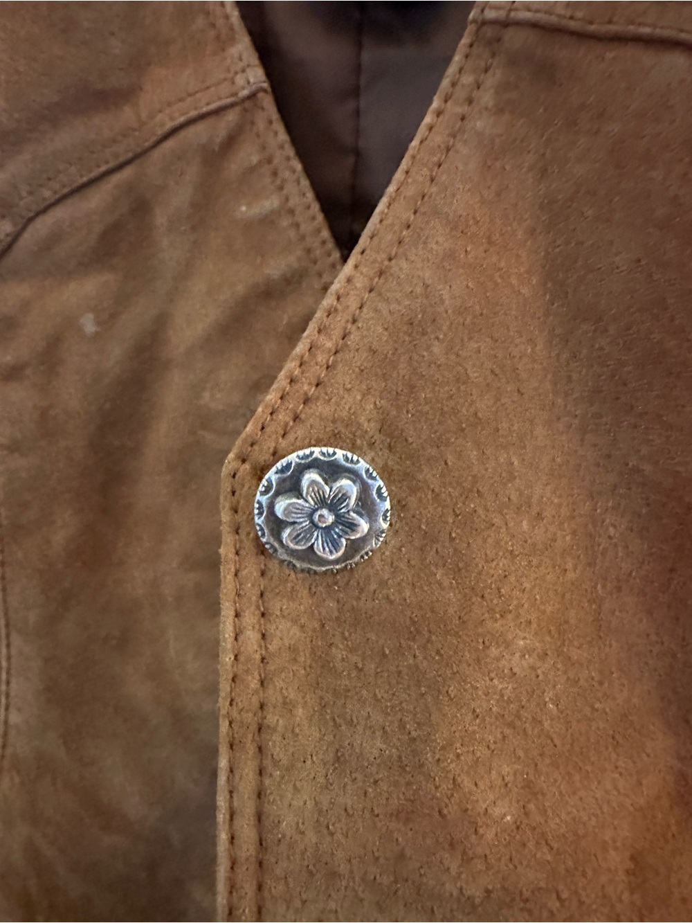 Cripple Creek Women's Brown Suede Button-Front Vest - Picture 5 of 5
